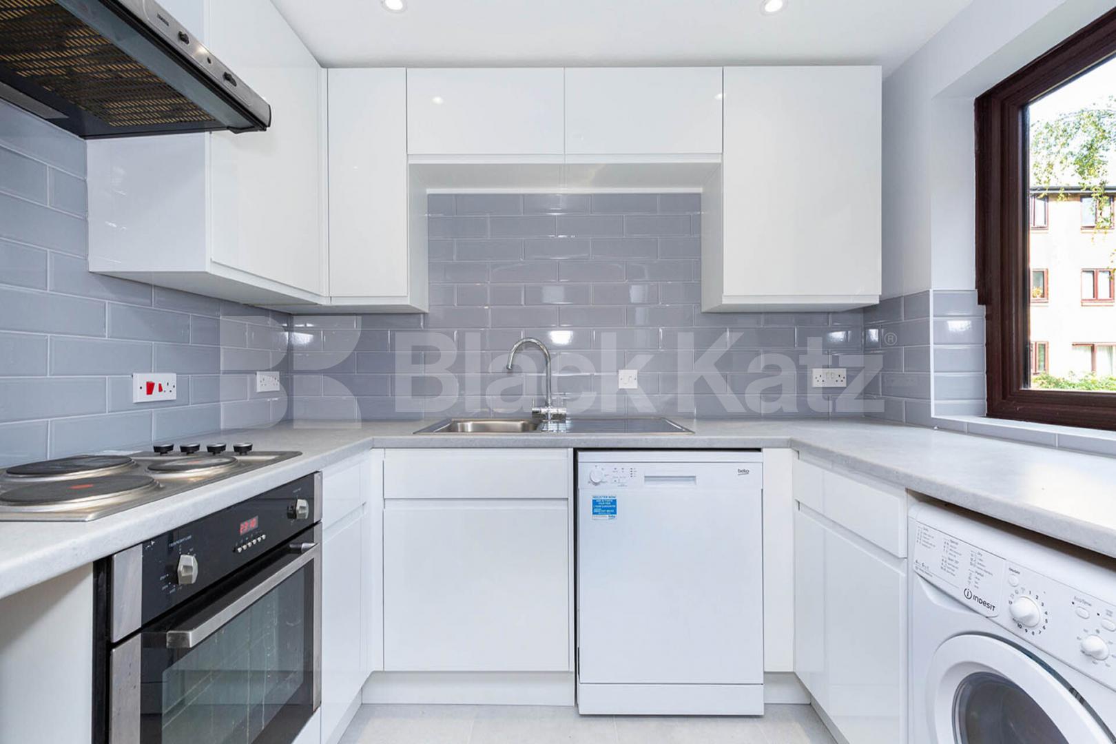 Canal Side 2 bedroom property with direct access to communal garden  Riverside Close, Lee Vally Park / Upper Clapton